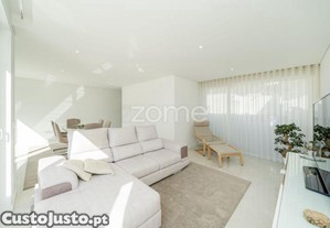 Moradia Individual T3 Com Escritório, Semi-Nova...