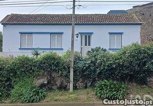 Casa / Villa em Lajes de 77 m²