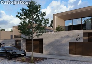 Moradia T3 Nova Gaveto Em Cabreiros, Braga!