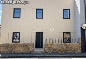 T1 Com Varanda Em Leça Do Balio