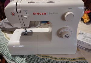 Maquina de costura singer