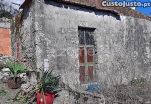 Moradia T2 Em Ruínas Com Terreno Rústico -...