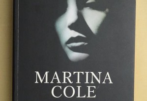 "Por Perto" de Martina Cole