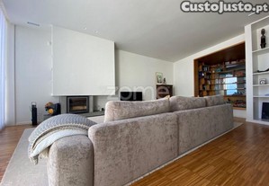 T3 Duplex Remodelado, Com 2 Lugares De Garagem...