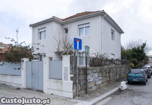 Moradia T4 C/ 278 M2 Em Ramalde