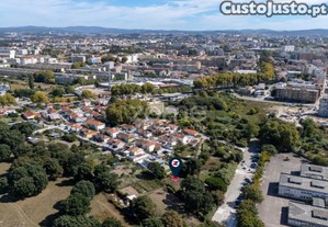 Terreno Urbano Com 751 M² Em Ramalde, Porto.