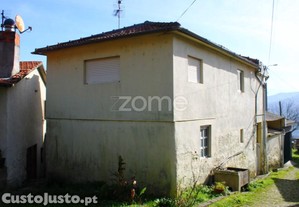 Moradia T2 Para Recuperar | Santa Cruz Do Douro...