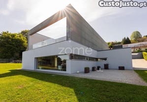 Moradia T4 De Luxo Em Condomínio Fechado,...