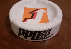 PPD cinzeiro porcelana politica antigo