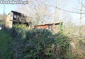 Terreno C/ Eira Grande E Alpendre Em Pedra Em...