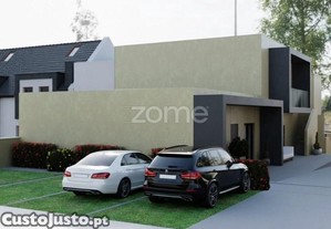 T1 Com Varanda Em Leça Do Balio