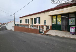 Moradia Térrea T3 + Minimercado - Achadinha,...