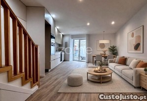 Moradia T2 Com Logradouro Em Santo Ovidio