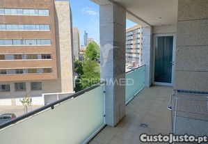 T3 cidade da maia, com 3 varandas e box para 2 carros
