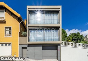 Moradia Individual T3 Com Terraço Panorâmico Em...