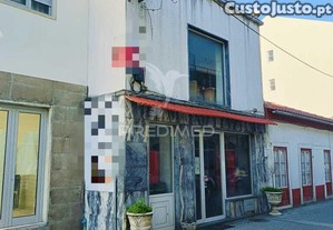 Prdio no centro de caxarias