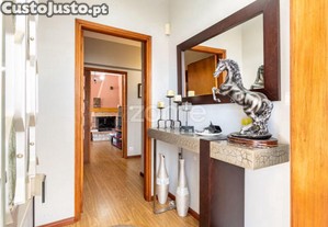 Apartamento T4: A Rara Combinação De Espaço,...