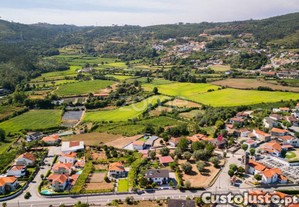 Moradia Individual T4 Com Área Total De 625 M2...