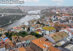 Prédio Com Logradouro E Vista Rio Na Rua De São...