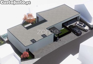 Terreno Urbano Com Estrutura De Moradia...