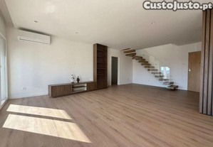 T2 Duplex Em Construo Com Garagem