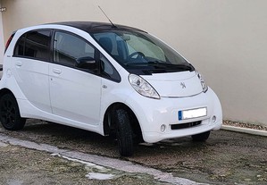 Peugeot iOn elétrico (100km autonomia)