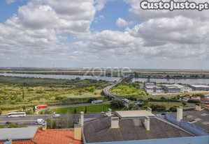 Apartamento T3 Com Vista De Rio E Luz Natural |...