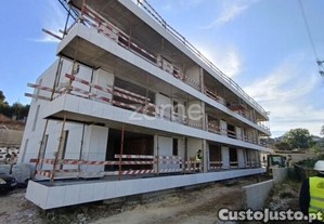 T2 Com Garagem, Valbom