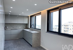 Apartamento T3 em Mafamude e Vilar do Paraíso de 155,00 m²