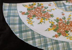 Toalha mesa Oval , medida: 1,20 X 1,05, florida no centro - 100% fibras naturais