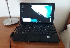 Portátil HP Compaq mini 110 com ecrã partido