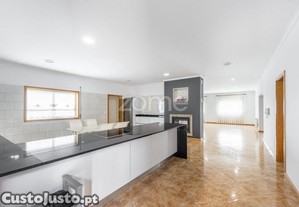 Moradia Térrea Travassos, Póvoa De Lanhoso