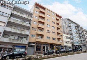 Escritório Transformado Em T0 Na Rua Pinto...