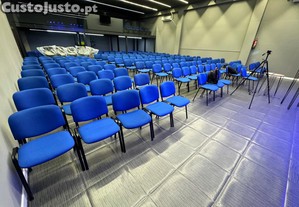 Cadeira Visitante 4 Ps Tecido / Pele Sinttica Empilhvel