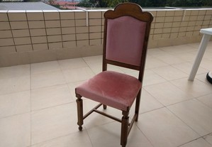 Cadeira madeira de castanho para quarto