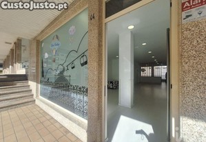 Loja / Estabelecimento Comercial em Rio Tinto de 105,00 m²