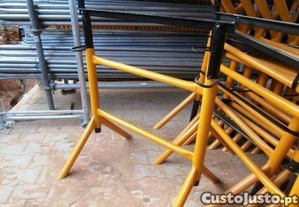 Cavaletes Extensivos com Encaixe Para Guarda Corpos - Novo