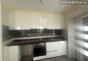 Apartamento t1 com logradouro - alcanena