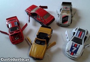 Carros miniaturas de fricção