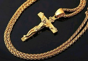 Crucifixo banhado a ouro