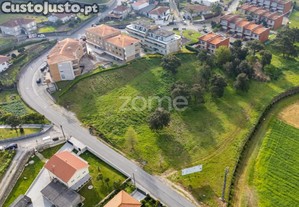 Terreno Urbanizável Em Moure, Barcelos.