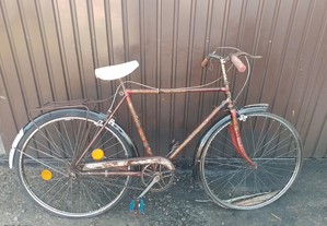 Bicicleta pasteleira de homem base para restauro