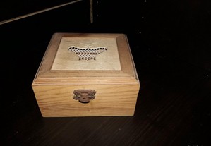 Caixa de arrumação em madeira