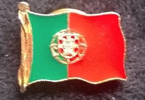 Pin com a bandeira da República Portuguesa
