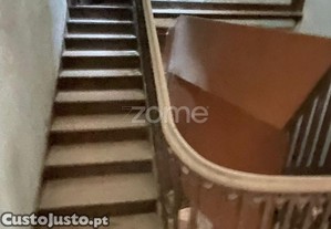 Prédio Com Vista Rio Na Zona Histórico Do Porto