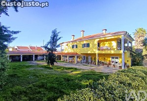 Moradia isolada T8 em Castanheira do Ribatejo e Cachoeiras de 240 m²