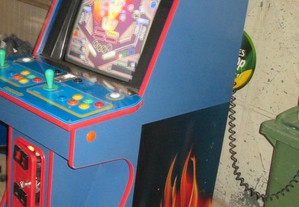 Máquina arcade original Pinbal ano1984 da Tehkan