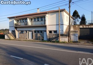 Loja / Estabelecimento Comercial T1 em Peso e Vales do Rio de 335,00 m²