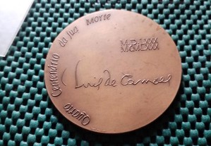 Medalha quinto centenário morte Luís de Camões
