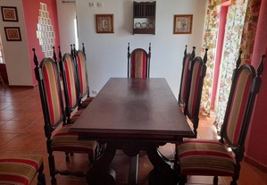 Mesa e cadeiras de sala de jantar vintage